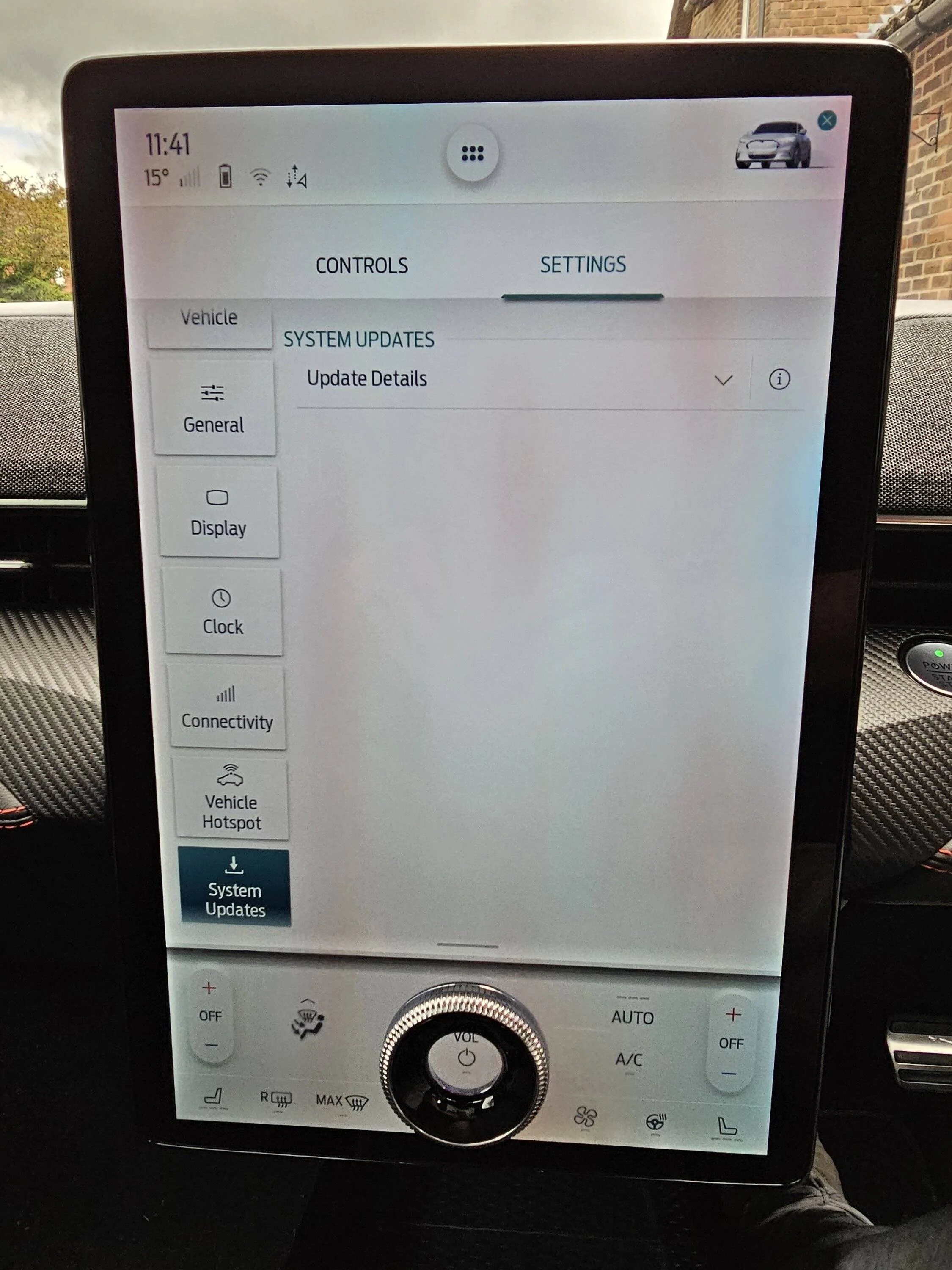 Ford Mustang Mach-E No way to schedule updates or turn on automatic updates on new car. Did something change? 20230501_114128