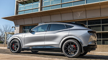SV706 Mach E Gloss Black-03D.jpg